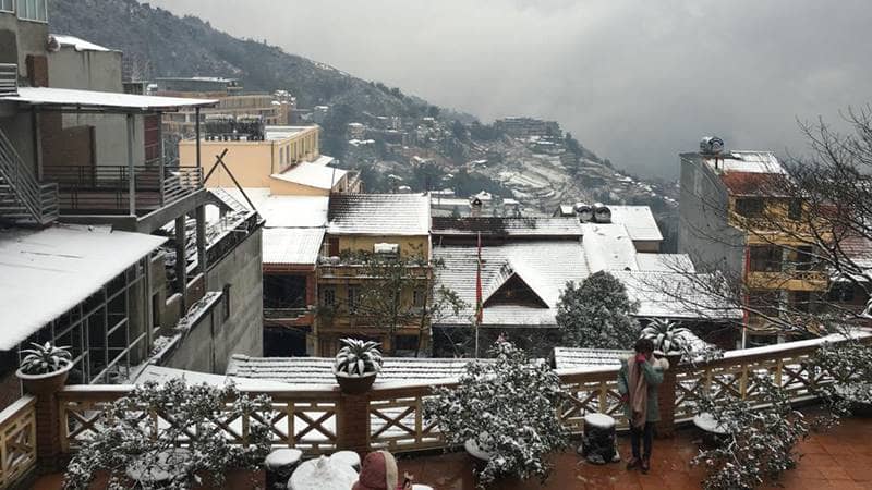 View nhìn từ nhà nghỉ mùa xuân Sapa vào mùa tuyết